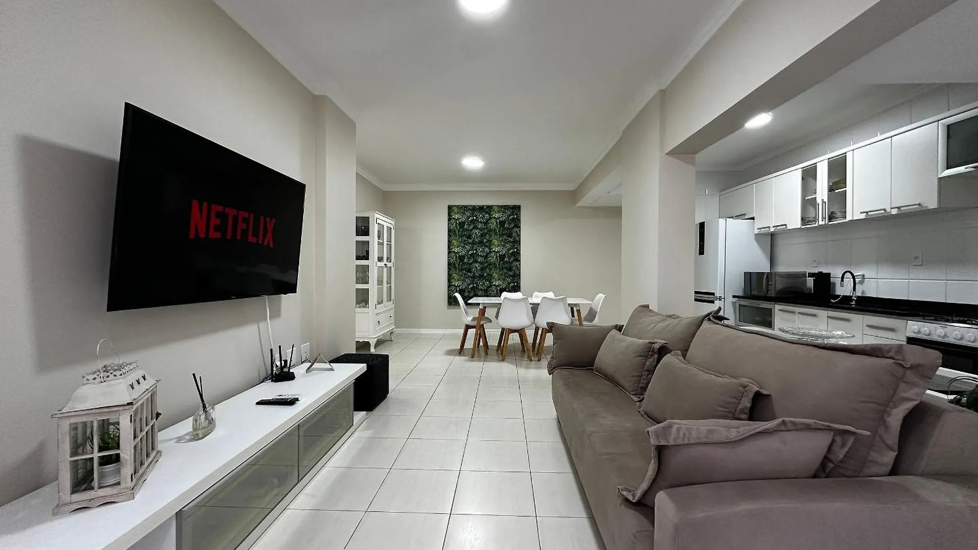 아파트 Bc01- Suite+1 | Centro | Churrasqueira | Garagem Balneário Camboriú
